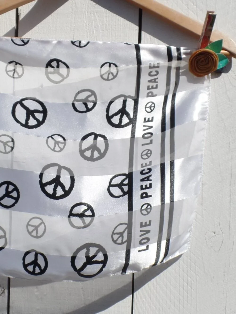 PEACE LOVE Scarf